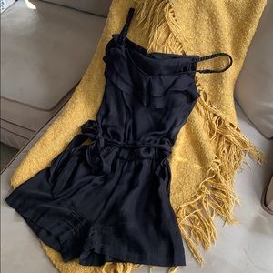 ADORABLE BLACK 00 WHITE HOUSE BLACK MARKET ROMPER